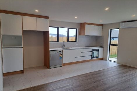 Photo of property in 20 Rorotu Avenue, Karaka, Papakura, 2113