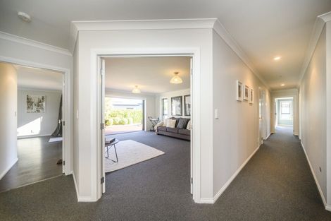 Photo of property in 25 Trump Place, Kelvin Grove, Palmerston North, 4414