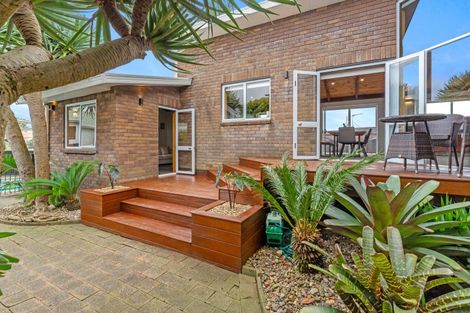 Photo of property in 44 Westpark Drive, West Harbour, Auckland, 0618