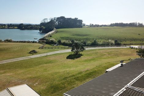 Photo of property in 17 Goble Road, Clarks Beach, 2679