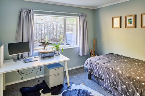 Photo of property in 28 Margaret Shields Avenue, Aotea, Porirua, 5024