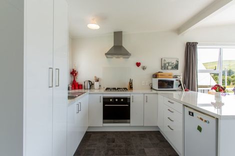 Photo of property in 30 Seaview Road, Herbertville, Dannevirke, 4970