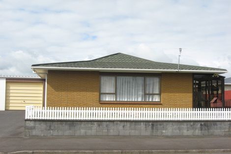 Photo of property in 2/6 Holsworthy Road, Lower Vogeltown, New Plymouth, 4310