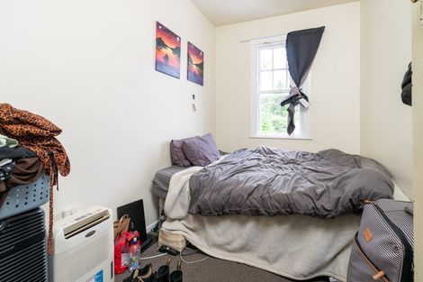 Photo of property in 76a Kelburn Parade, Kelburn, Wellington, 6012