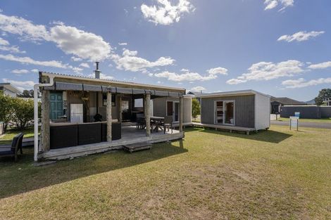 Photo of property in 13 Motukorure Parade, Cooks Beach, Whitianga, 3591