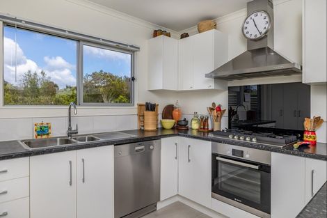 Photo of property in 3 Lori Lane, Coopers Beach, 0420