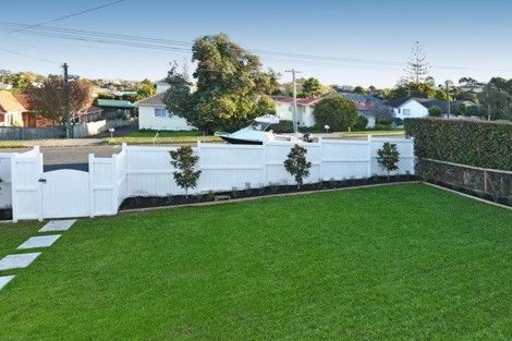 Photo of property in 1/11 Belmont Terrace, Milford, Auckland, 0620