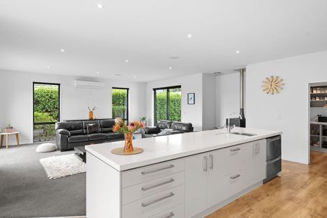 Photo of property in 2 Westburn Place, Prebbleton, 7604