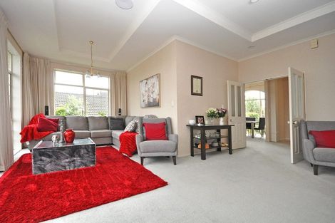 Photo of property in 5 Lorikeet Place, Unsworth Heights, Auckland, 0632