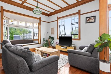 Photo of property in 12 Chaucer Road, Hospital Hill, Napier, 4110