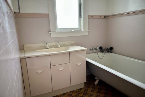 Photo of property in 36 Saint Johns Avenue, Palmerston North, 4414