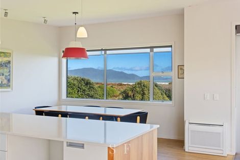 Photo of property in 114 Paetawa Road, Peka Peka, Waikanae, 5391