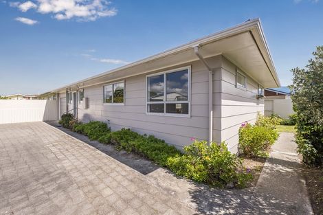 Photo of property in 67b Ngapaki Street, Waikanae Beach, Waikanae, 5036