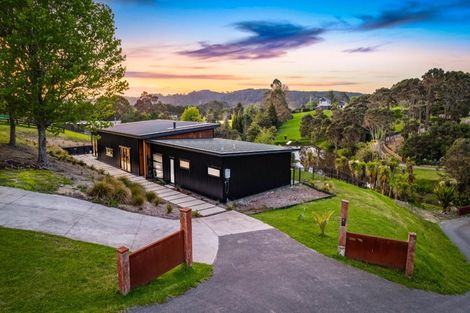 Photo of property in 33 Fernielea Drive, Riverhead, 0793