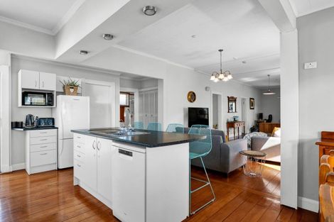 Photo of property in 23 Belt Road, Moturoa, New Plymouth, 4310