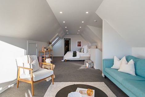 Photo of property in 147 Seatoun Heights Road, Miramar, Wellington, 6022