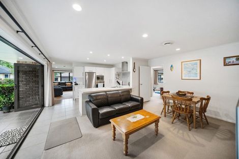 Photo of property in 27 Willowgrange Place, Pukekohe, 2120