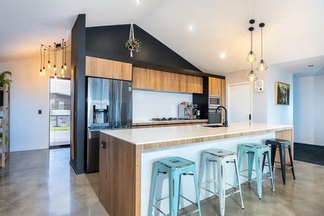 Photo of property in 8a Aderman Place, Hurworth, New Plymouth, 4310