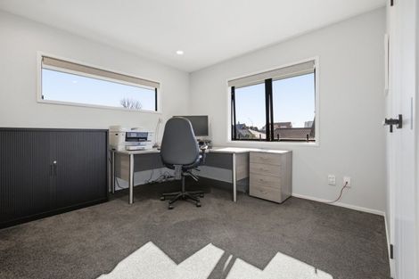 Photo of property in 253 Devonport Road, Tauranga, 3110