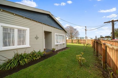 Photo of property in 2 York Street, Eltham, 4322