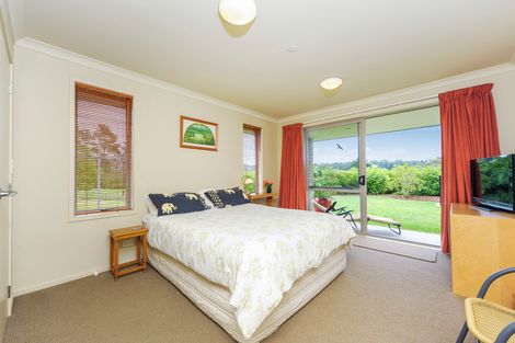 Photo of property in 580 West Coast Road, Oratia, Auckland, 0604