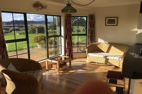 Photo of property in 915 Old North Road, Waimauku, 0882