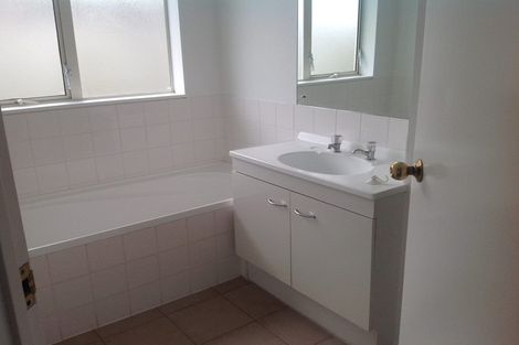 Photo of property in 8 Camberley Court, Manurewa East, Auckland, 2102