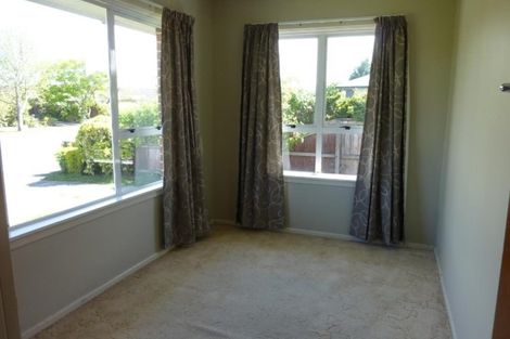 Photo of property in 43 Veitches Road, Casebrook, Christchurch, 8051