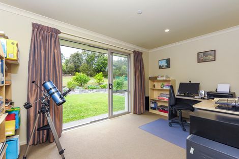 Photo of property in 580 West Coast Road, Oratia, Auckland, 0604