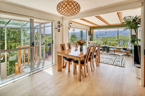 Photo of property in 60 Pomare Road, Tirohanga, Lower Hutt, 5010