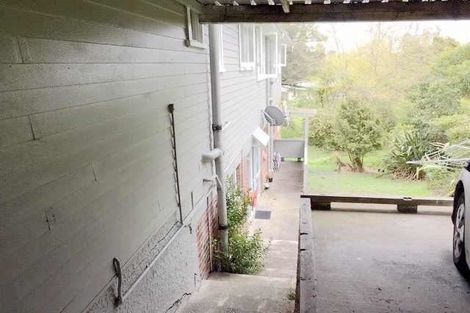 Photo of property in 60 Edmonton Road, Henderson, Auckland, 0612