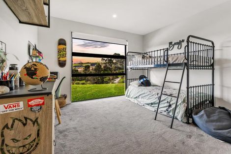 Photo of property in 33 Fernielea Drive, Riverhead, 0793