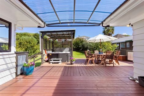 Photo of property in 21a Alexander Street, Cockle Bay, Auckland, 2014