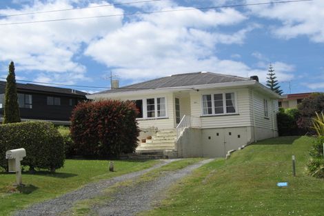 Photo of property in 37 Tindalls Bay Road, Tindalls Beach, Whangaparaoa, 0930