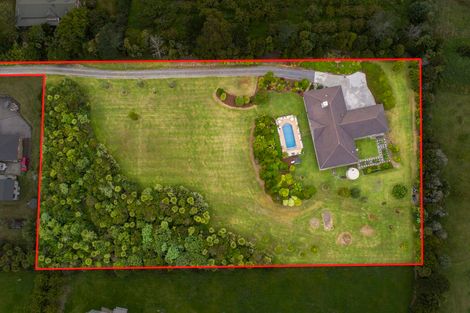 Photo of property in 580 West Coast Road, Oratia, Auckland, 0604