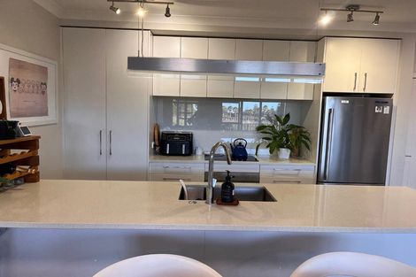 Photo of property in 60 Rewa Rewa Lane, Orewa, 0931
