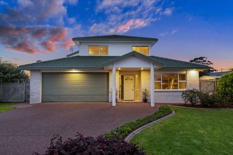 Photo of property in 6 Settlers Grove, Orewa, 0931