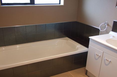 Photo of property in 41 Boston Parade, Kelvin Grove, Palmerston North, 4414