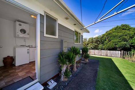 Photo of property in 2/54 Riversdale Drive, Merrilands, New Plymouth, 4312
