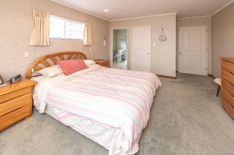 Photo of property in 10 Saint Helens Place, Tawhero, Whanganui, 4501