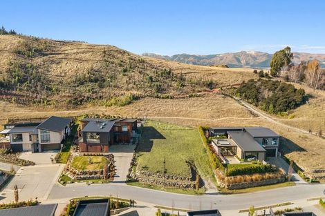 Photo of property in 16 Akitu Rise, Wanaka, 9305