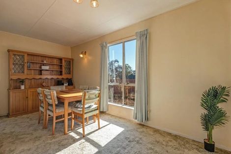 Photo of property in 38 Acacia Street, Kelvin Grove, Palmerston North, 4414