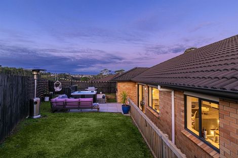 Photo of property in 22 Bradnor Meadows Drive, Swanson, Auckland, 0612