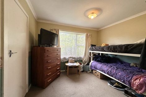 Photo of property in 480 Stokes Valley Road, Stokes Valley, Lower Hutt, 5019