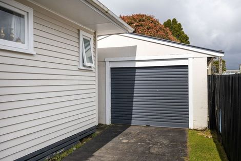 Photo of property in 6 Rarawa Place, Vogeltown, New Plymouth, 4310