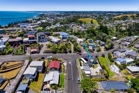 Photo of property in 5 Scott Street, Moturoa, New Plymouth, 4310