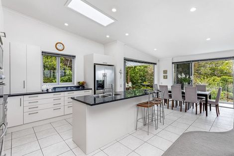 Photo of property in 88 Grovenor Drive, Orewa, 0931
