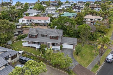 Photo of property in 9 St Lucia Place, Unsworth Heights, Auckland, 0632