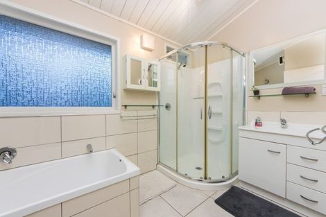 Photo of property in 60 Alton Avenue, Hillcrest, Auckland, 0627