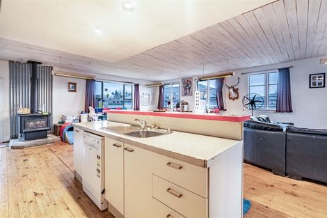 Photo of property in 13 Cumnock Street, Wallacetown, 9816